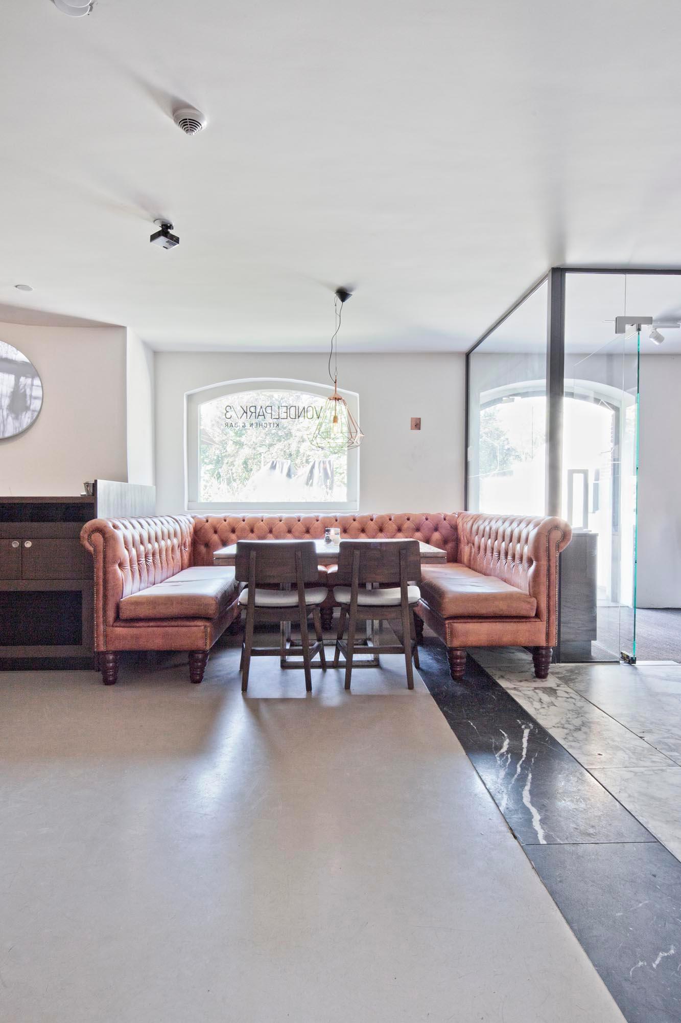 Acoplaster F akoestisch pleisterplafond Vondelparkpaviljoen restaurant Amsterdam door Acosorb